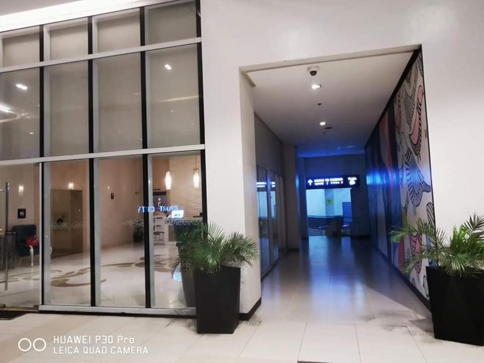 Staycation Condotel @150Newport Pasay City Маніла Екстер'єр фото